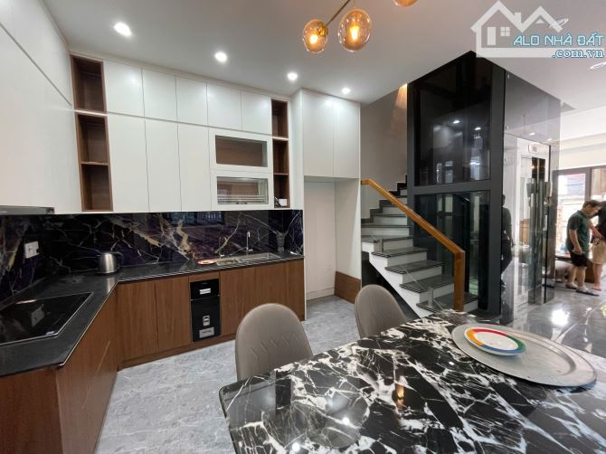 🌳Căn nhà 5 tầng thang máy An Đà thông lô 22 Lê Hồng Phong 63m² - Giá 7,3 tỷ đường 2 ô tô