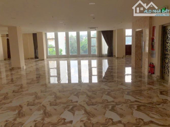 Hàng hót cho đầu tư, bán nhà mặt tiền ngay Trần Quang Khải Q1, DT 9.5x20m 4T giá 57 tỷ