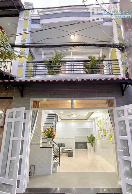 Bán nhà Q.Gò Vấp hẻm 81/ Phạm Văn Chiêu P.16 giá 3,4 tỷ / 32m2 2 lầu sổ riêng