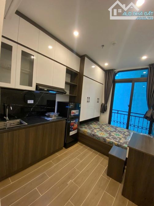 (Cực hiếm) Tòa CHDV Dịch Vọng, 75m2*7 tầng, sát phố, 22 phòng KK, đủ PCCC, lãi 7%/năm