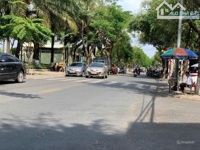 Bán nhà 1 trệt 1 lầu mặt tiền Chợ Biên Hòa, 60m2, có hoàn công, giá 7 tỷ 800.
