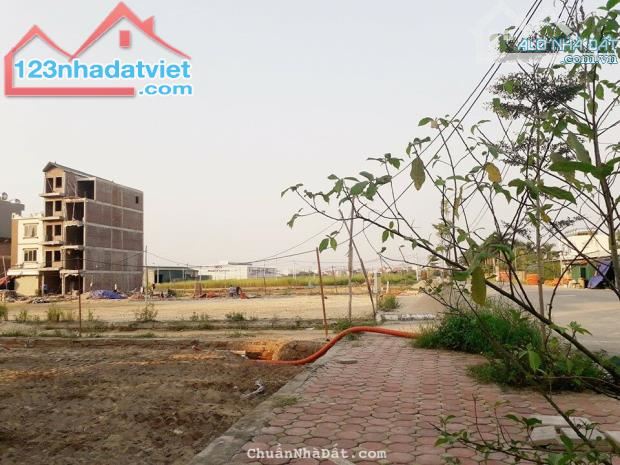 cần bán lô đất dv lai xá, kim chung hoài đức,50 m2 sát đường ql32, giá tốt,tiện kinh doanh