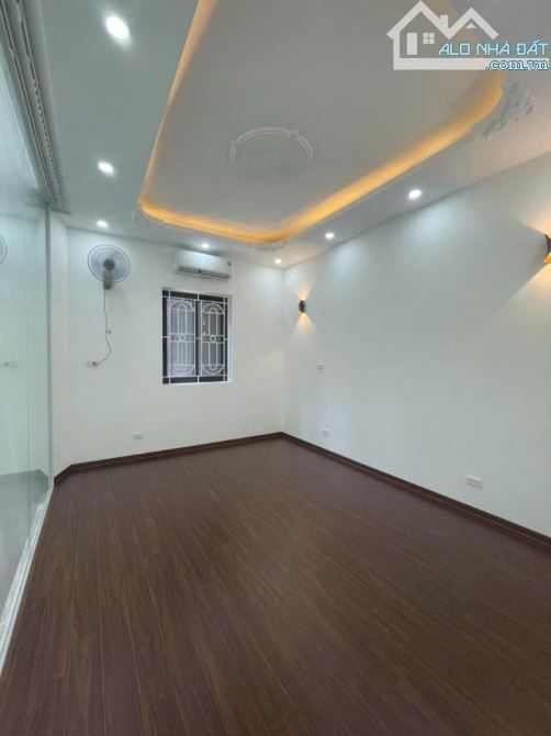 BÁN NHÀ ĐẸP NHƯ PHÂN LÔ ĐƯỜNG LÁNG - ĐỐNG ĐA - Ô TÔ NGỦ NHÀ -  Ở NGAY - 45m2 - 16,2 TỶ