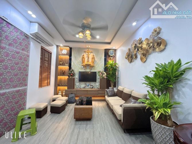 Trung tâm Đống Đa, Ô chợ dừa, Khâm Thiên 44 M2, 5 tầng, 10.3 tỷ. DÂN XÂY - Ô CHỜ THANG MÁY