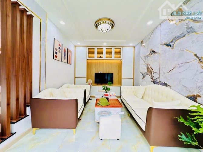 Bán nhà 4 tầng - công viên làng hoa, gò vấp - ngang 7.2m² - hẻm xe hơi thông - nhỉnh 4 tỷ