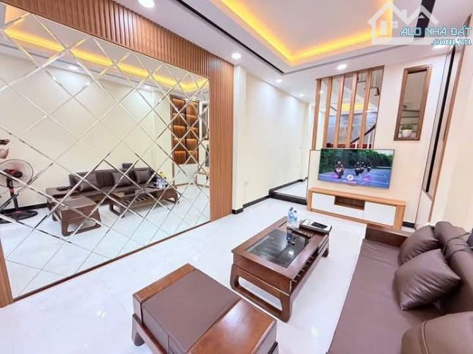 BÁN NHÀ MỚI NGÕ 81 ĐÔNG NGẠC – Ô TÔ VÀO NHÀ