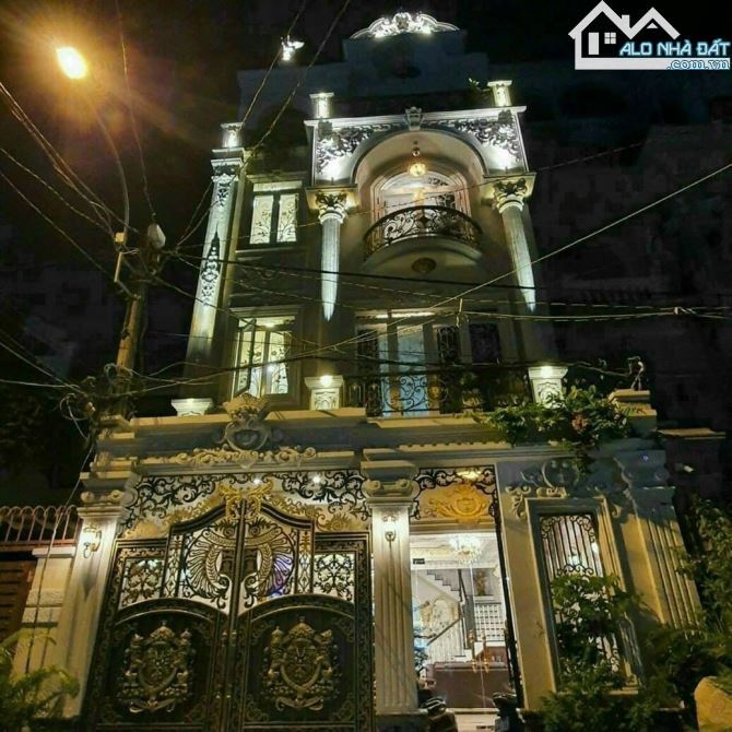 Cực hiếm , Căn góc 2 mặt tiền đường rộng 10m, 3 lầu, Nguyễn Tri Phương, 16.8 tỷ, P8, Q10.