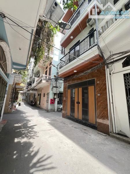 BÁN NHÀ CÙ CHÍNH LAN - TT THANH XUÂN - LÔ GÓC- Ô TÔ ĐỖ CỬA- KHU PHÂN LÔ QUÂN ĐỘI- Ở SƯỚNG.