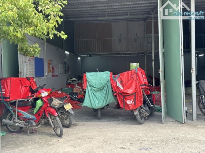 Bán đất tặng kho - MT bờ kênh - Thạnh xuân 25 - 95m2 - dòng tiền 9tr/th - giá 5,2 tỷ