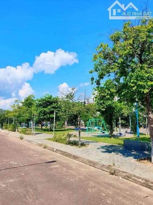 Bán lô đất khu Hà Thanh 2 view công viên dien tích gần 97m2 giá 3ty650 có TL