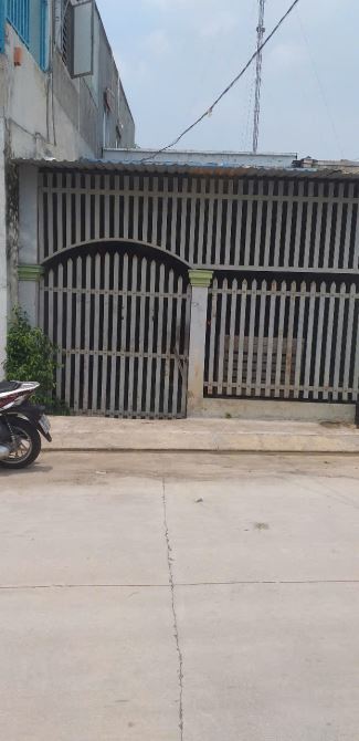 Bán nhà mặt tiền đường Ba Ngừa, khu phố 5 tt Đức Hòa, Long An