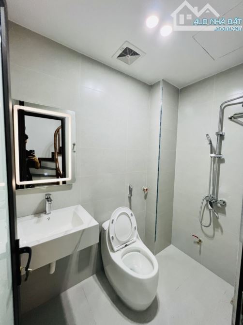 Bán nhà 100 Nguyễn Văn Viên, Vĩnh Tuy, Hai Bà Trưng, giá rẻ nhất khu vực, DT 35m xây mới