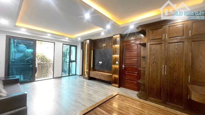 NHÀ PHÂN LÔ, 5 TẦNG, NGÕ THÔNG, Ô TÔ TRÁNH,SÁT PHỐ,KINH DOANH ĐỈNH QUẬN CẦU GIẤY CHỈ 39 TỶ