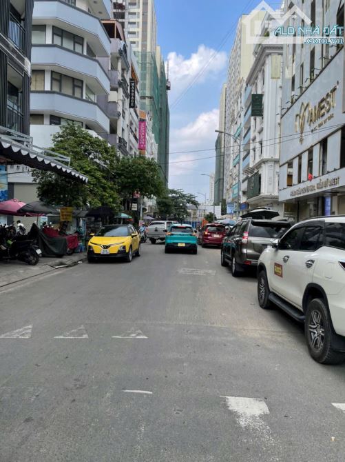 Bán nhà HXH đường Phạm Văn Hai, P3, Tân Bình. DT: 8.4m x 13m, giá 14.5 tỷ
