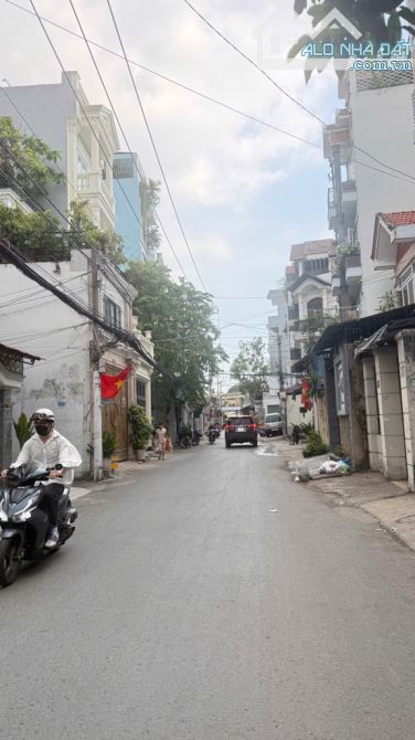 PHẠM VĂN BẠCH GÒ VẤP ,40M SỔ A4 , 3 TẦNG ,XE HƠI TỚI NHÀ ,CHỈ NHỈNH 5 TỶ.