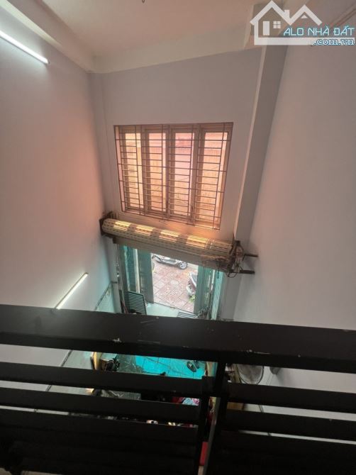 Nhà HXH Đông Hồ, P8 Tân Bình. DT 57m2. 5 tầng. Ngang 3.5m nở hậu 4m. Giá 7.9 tỷ (THÁNG 6).