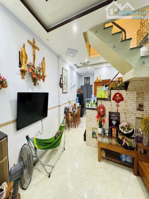 Bán Nhà 1 Trệt 1 Lầu, DT 61M2, gần Khách Sạn Hoà Bình, Phường Quyết Thắng