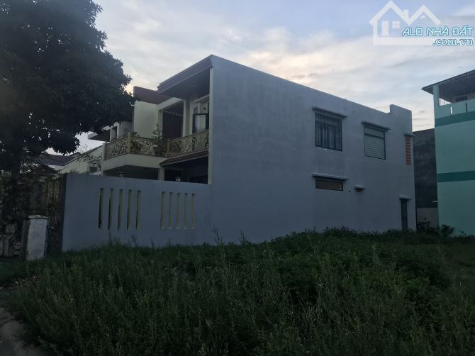 LÔ BIỆT THỰ KHU TÂY PHAN ĐÌNH PHÙNG GẦN NGAY TRƯỜNG QUỐC TẾ TRUNG TÂM TP QUẢNG NGÃI