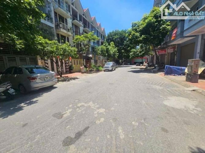 TIỂU KĐT NAM LA KHÊ-HÀ ĐÔNG,6T THANG MÁY P.LÔ VỈA HÈ Ô TÔ TRÁNH KD,DT68M2,GIÁ 24,1 TỶ