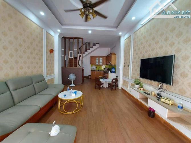 Cho thuê nhà nguyên căn tại mặt ngõ 217 trần phú,40m2x5 tầng Giá 14tr