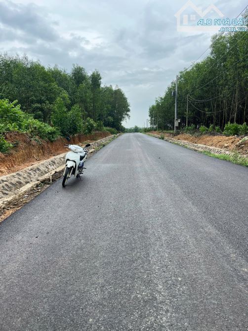 17m mặt tiền đường nhựa,hơn 1000m2 thích hợp lam nhà nghĩ dưỡng chỉ vơi giá 999 tr