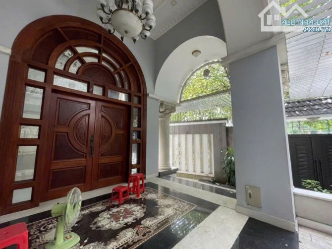 Bán biệt thự đẹp cao cấp mặt tiền Trường Sa , Phú Nhuận , 10x18m , hầm 4 tầng , 48 tỷ tl