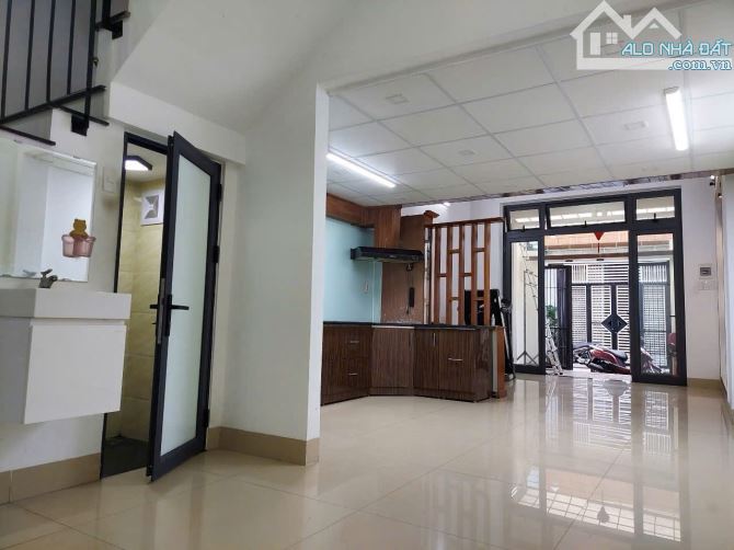 KIỆT Ô TÔ TTTP Q.HẢI CHÂU 2 TẦNG ĐẶNG THÙY TRÂM DT 80M HƠN 4 TỶ