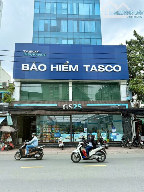 Bán tòa nhà hầm 10 tầng MT Cạch Mạng Tháng Tám, Q3, DT 12 x 26m, HĐT 350 triệu/th