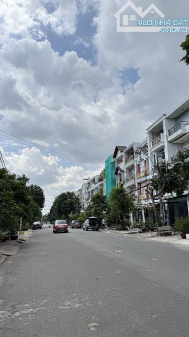 Bán nhà mặt tiền khu Tên Lửa đường số 34, 80m2 ( 4 x 20 ) 4 TẦNG 4 PN, ở và làm Văn phòng