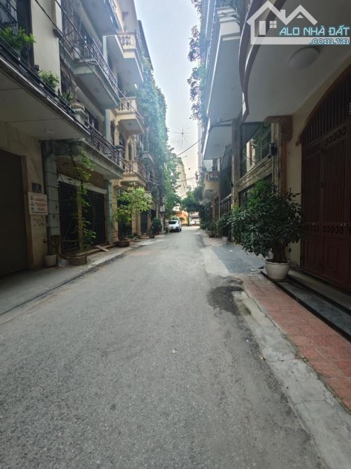 Bán nhà mặt ngõ, ô tô tránh, kinh doanh, Nguyễn Khang, Cầu Giấy 90m2 4 tầng MT 5m
