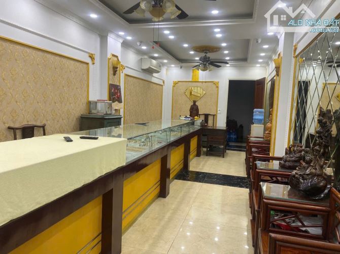 Bán nhà cầu giấy 53m2, xây 7 tầng giá 8 tỷ. Sổ đỏ chính chủ.