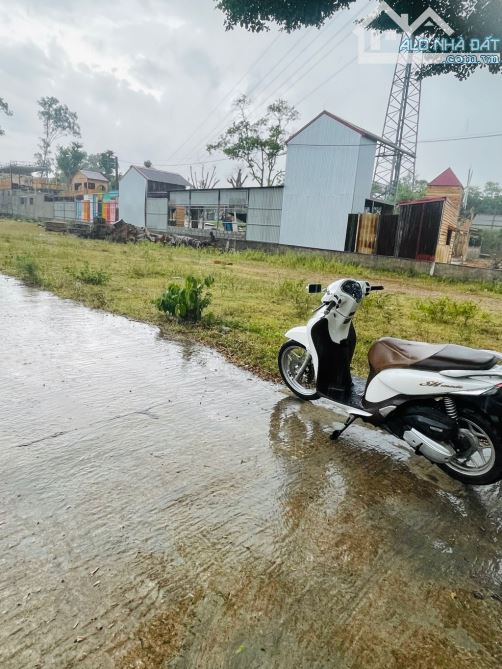 Bán đất kiệt Nguyễn viết Xuân gần cfe viêw đà lạc