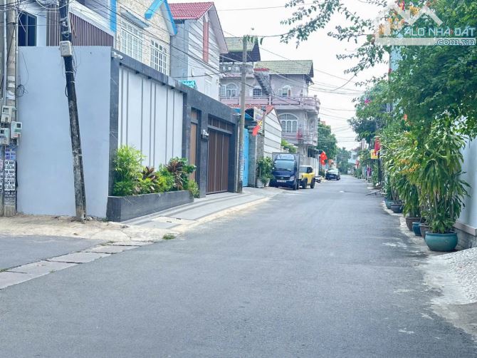 Bán nhà 1 trệt 1 lầu KDC Phúc Hải, Tân Phong, Biên Hòa, 270m2, giá 11 tỷ 500.