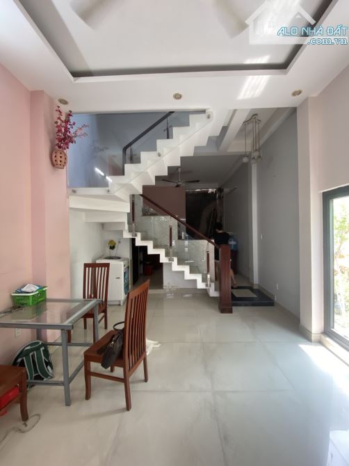 22 Nhà 3 Tầng Ngay đường Gò Cát Phú Hữu Thủ Đức 4ty95