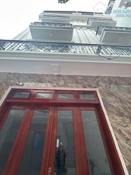 🏡 BÁN NHÀ Ô CÁCH MỚI TINH – 5 TẦNG – THANG MÁY – CÁCH Ô TÔ 10M – HIẾM CÓ KHÓ TÌM