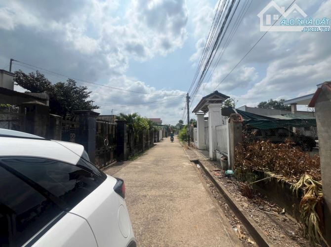 Bán gấp lô đất 162m2 Ngang 6,5m dài 25m. Cách QL1A chỉ 500m, khu bàn cờ đường ô tô thoáng