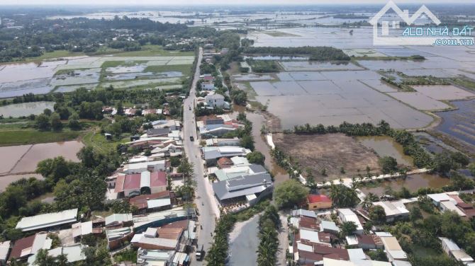 1 lô đất thổ vườn ODT Chợ Trảng Bàng, DT 650m2 (10x65)m có 200 thổ, sổ riêng, giá 1 tỷ 5