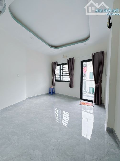 BÁN NHÀ ĐƯỜNG VĨNH KHÁNH Q4 4 TẦNG 4X14M 4,5 RẺ NHẤT TỶ