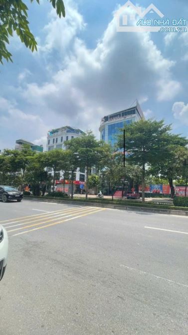 Bán nhà phố Lê Trọng Tấn, Hà Đông 120m2 MT6m, ô tô vỉa hè kinh doanh đầu tư là lãi