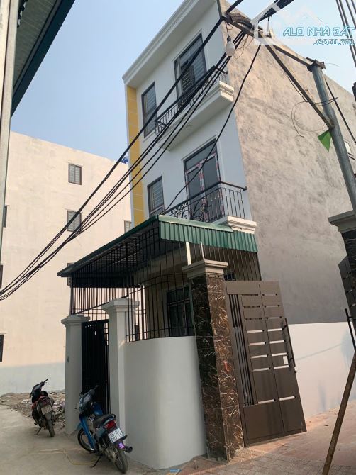 Nhà Độc Lập Ngay Chợ Đại Thành - Sân Rộng Ôtô Đỗ-10Phút Ra ĐH.Phenikaa