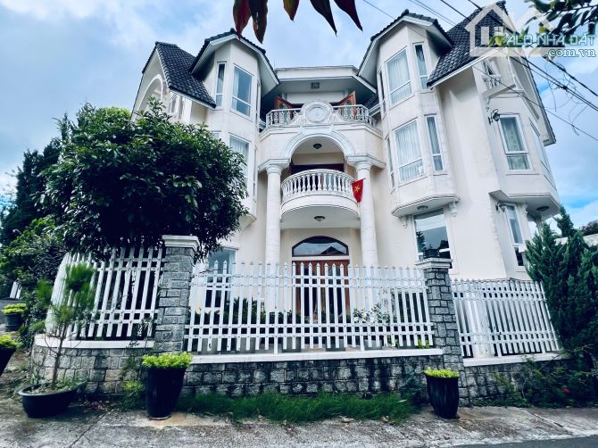 CĂN VILLA GÓC 2 MẶT TIỀN KHU QUY HOẠCH VILLA BIỆT THỰ ĐẲNG CẤP TẠI ĐÀ LẠT