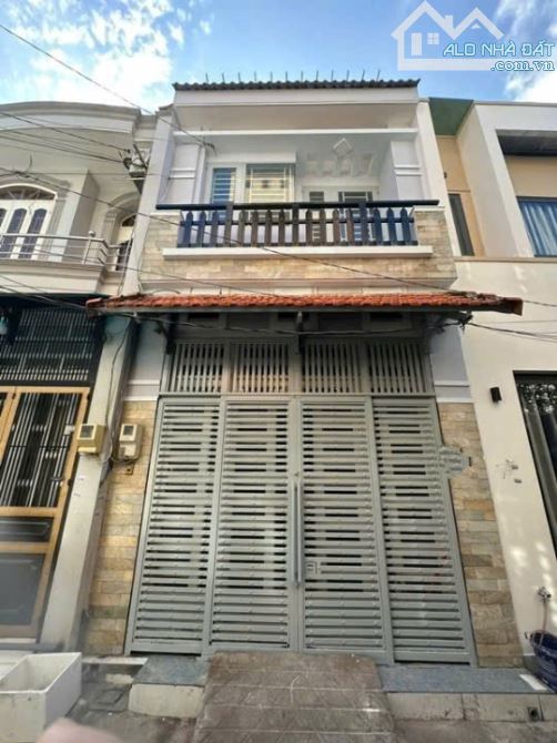 Gần gò dầu _ tân phú _ 4 x 12.5m_ hẻm ô tô _3 tầng _3 phòng ngủ _ giá 5.6 tỷ
