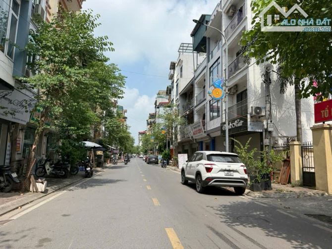 Bán nhà TT Văn Điển 40m 5 tầng ô tô tránh 50m tiện ích bạt ngàn giá 6.6 tỷ