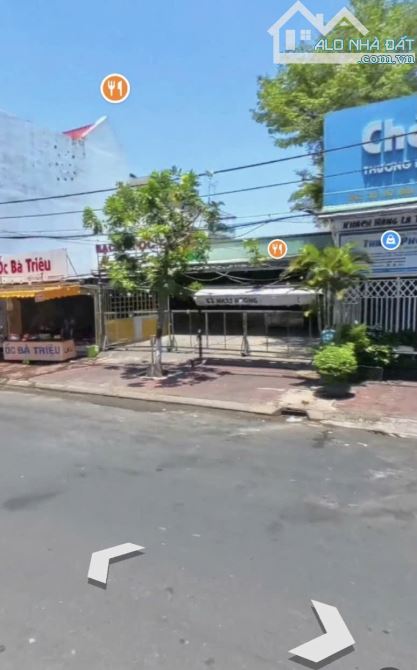Cần bán 1400m2 mặt bằng 2 mặt tiền đường lớn Võ Văn Kiệt đối diện công viên,ngay siêu thị