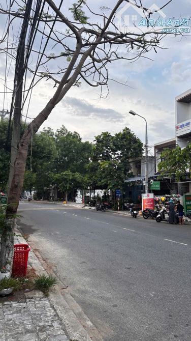 SIÊU HOT -NHÀ 3 TẦNG-ĐƯỜNG NGUYỄN DUY TRINH- TRỤC ĐƯỜNG 10,5M-GẦN BIỂN-GẦN NÚI- DT 135M2.