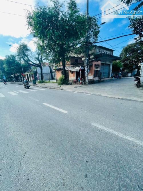 KIỆT OTO NGUYỄN TẤT THÀNH CẠNH CHỢ THUỶ DƯƠNG CẦU VƯỢT