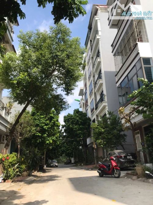 Liền kề Mậu Lương, Hà Đông Phân lô vỉa hè, gara ô tô  60m2, 4 tầng, MT 5m, ô thang máy