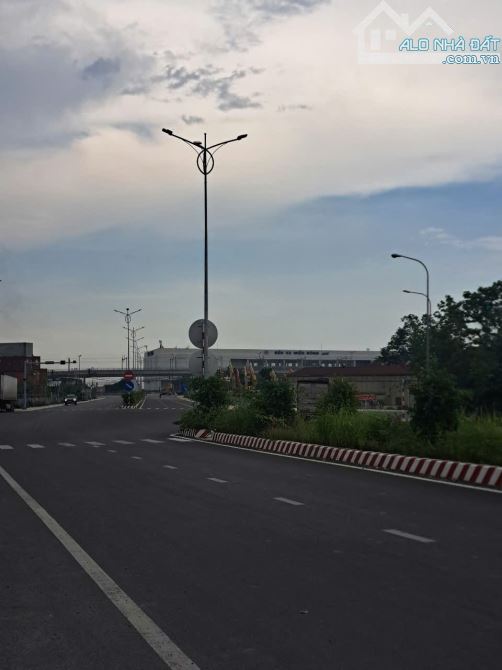 Dĩ An- Làng Đại Học- 137m2- 2 Tầng- Ngang 6m- Mặt tiền- SHR