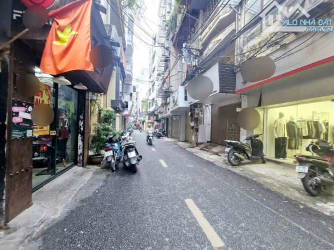 Bán nhà mặt phố Đông Các, vỉa hè, 2 thoáng, kinh doanh đỉnh, 67m2, 6 tầng, 26 tỷ