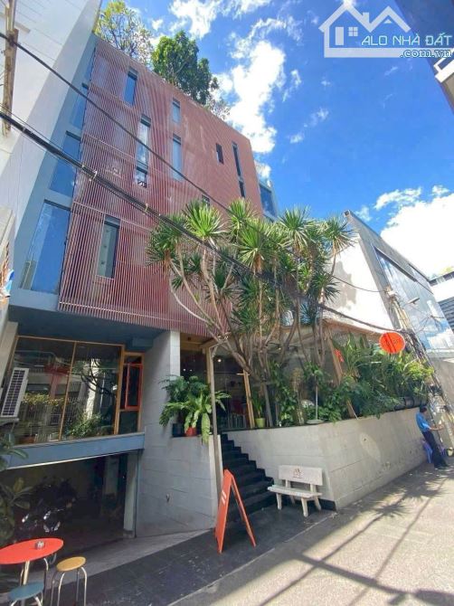 Bán toà nhà CHDV Nguyễn Trọng Tuyển P8, PN (10x20m) 8L 30P giá 29 tỷ